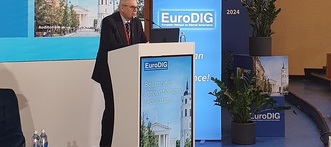 Prezes UKE na konferencji EuroDIG 2024 w Wilnie